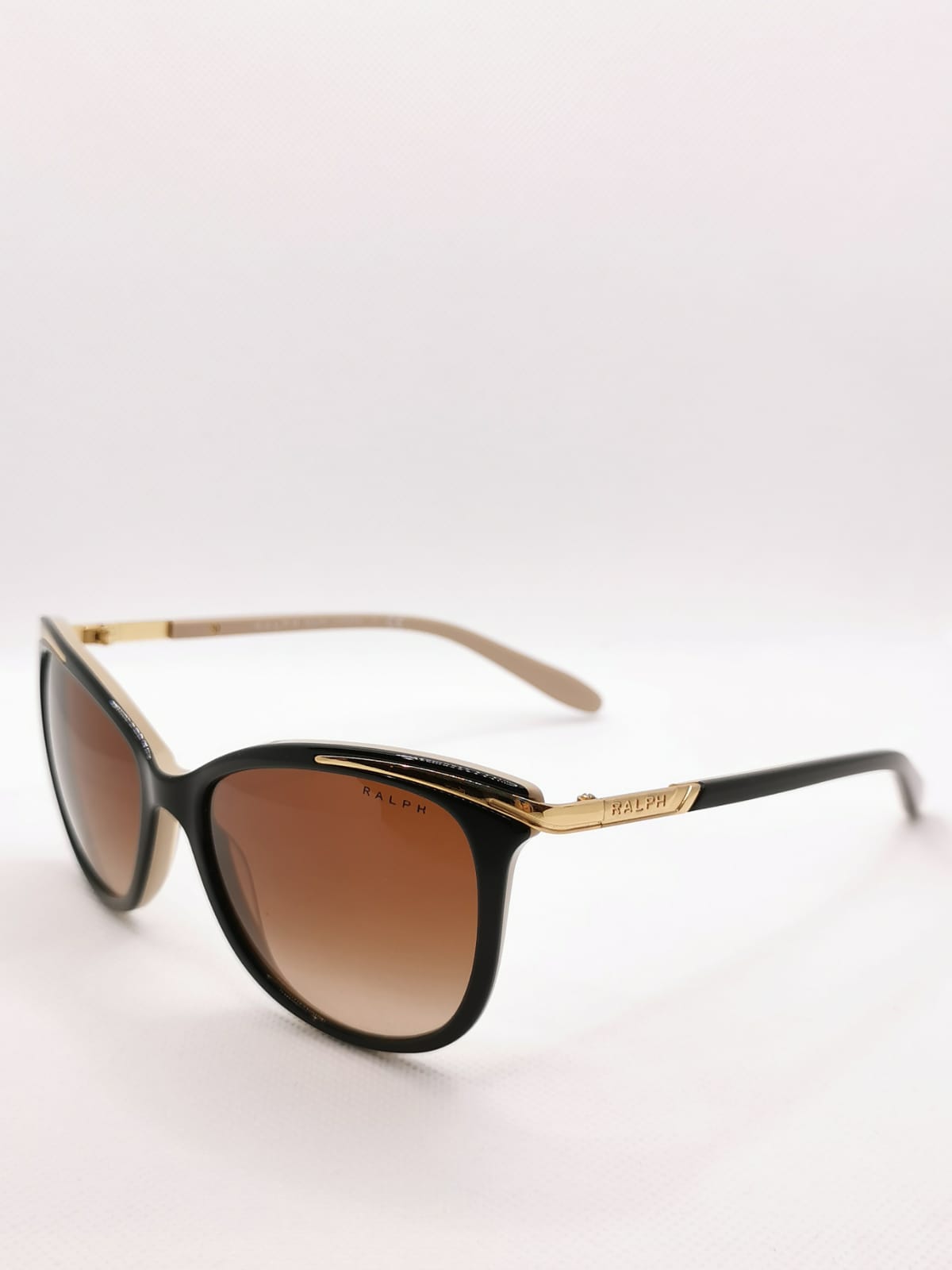 RA5203 - 106€