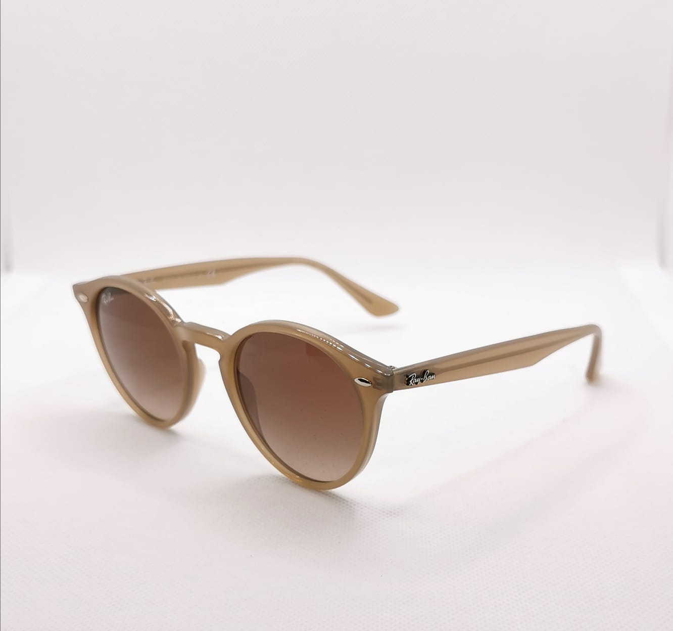 RB221 - 139€