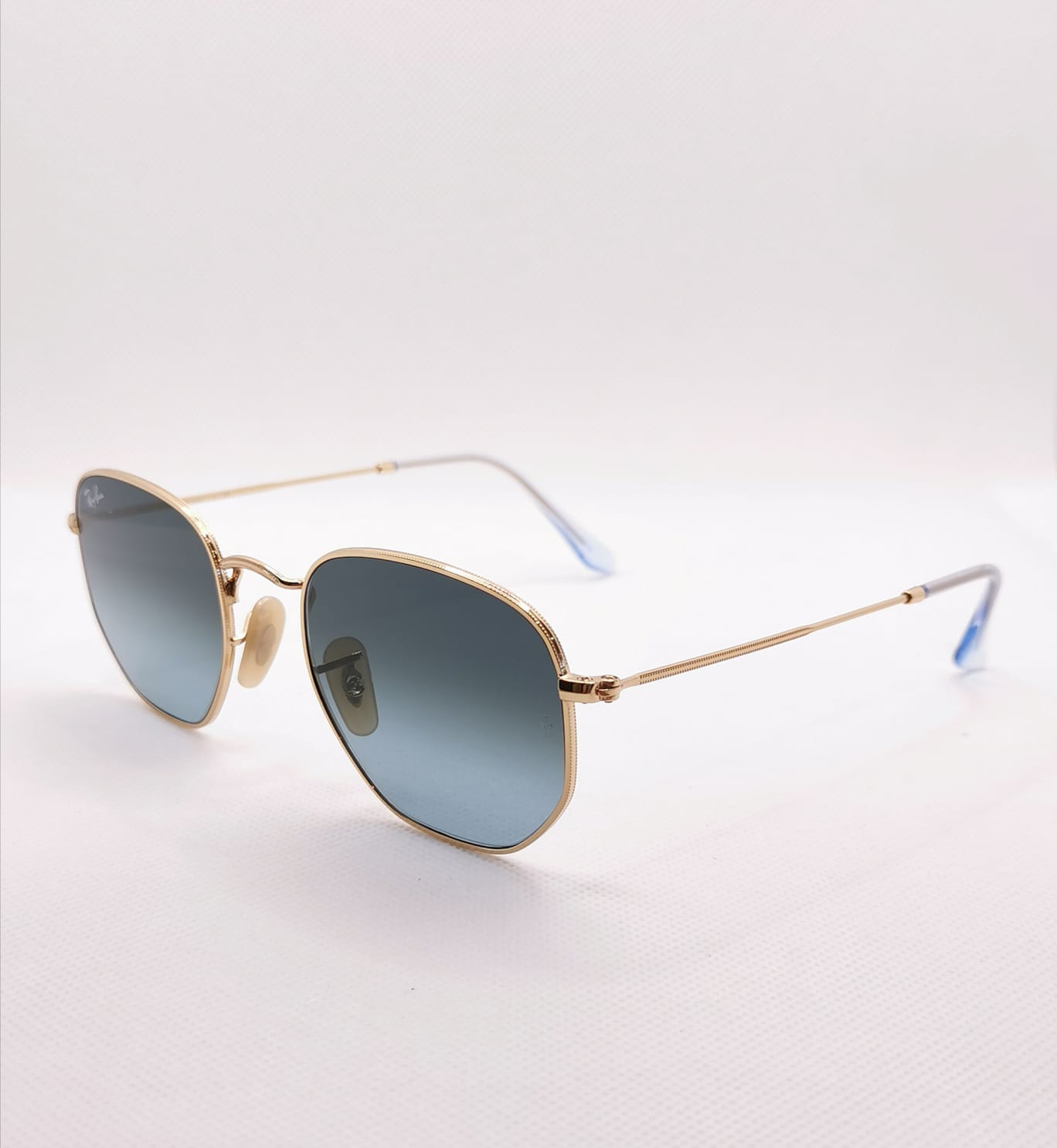 RB3548 - 141€