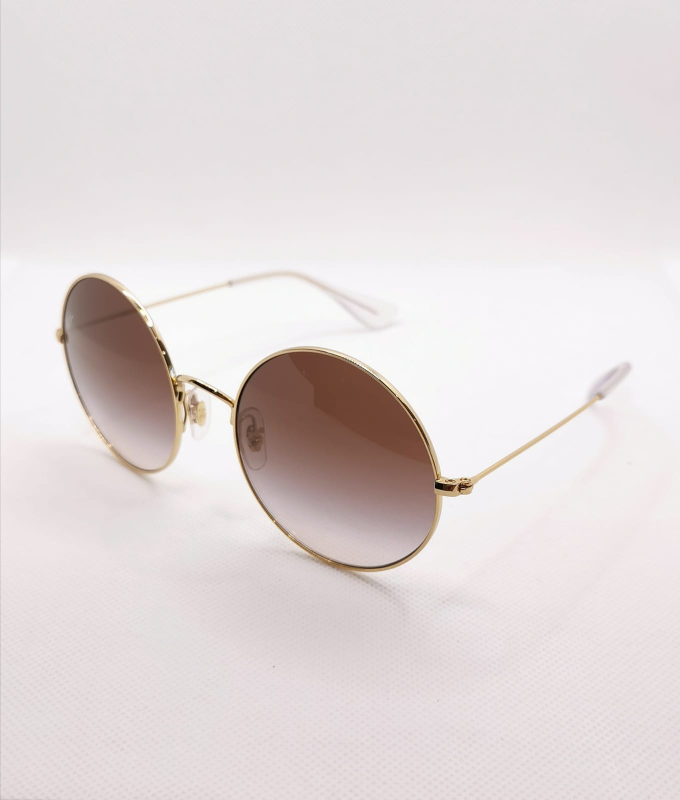 RB3592 - 124€