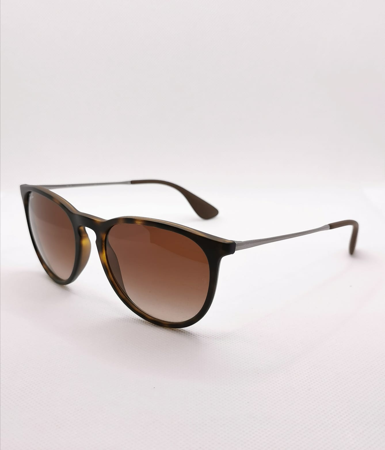 RB3647 - 149€