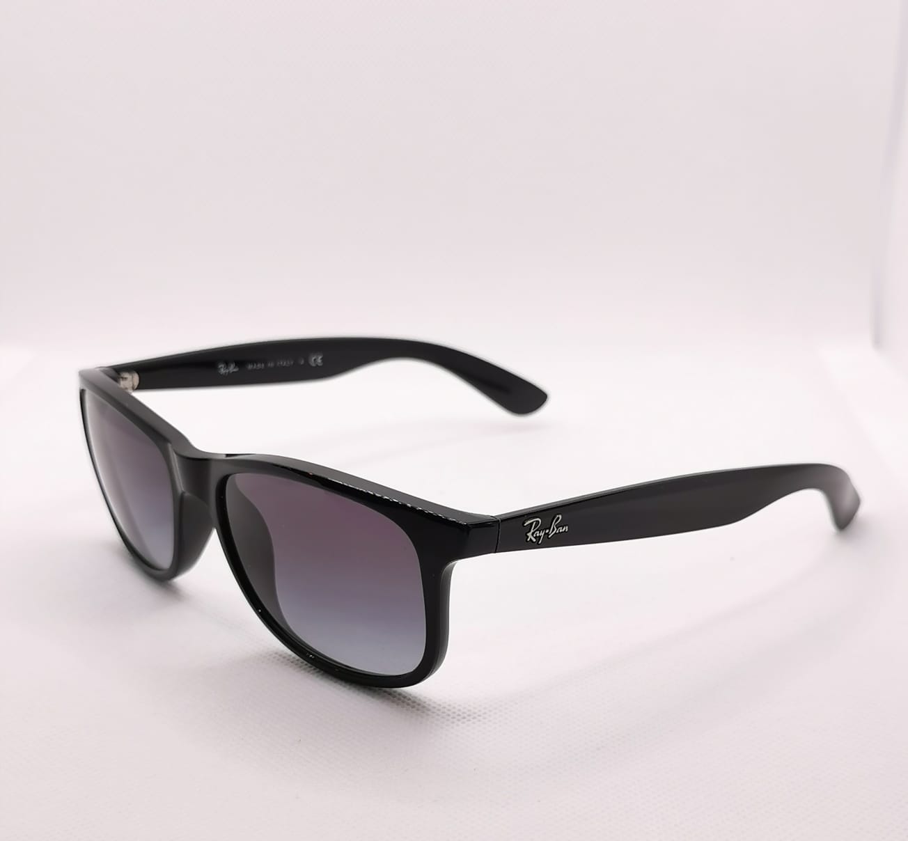 RB4165 - 151€