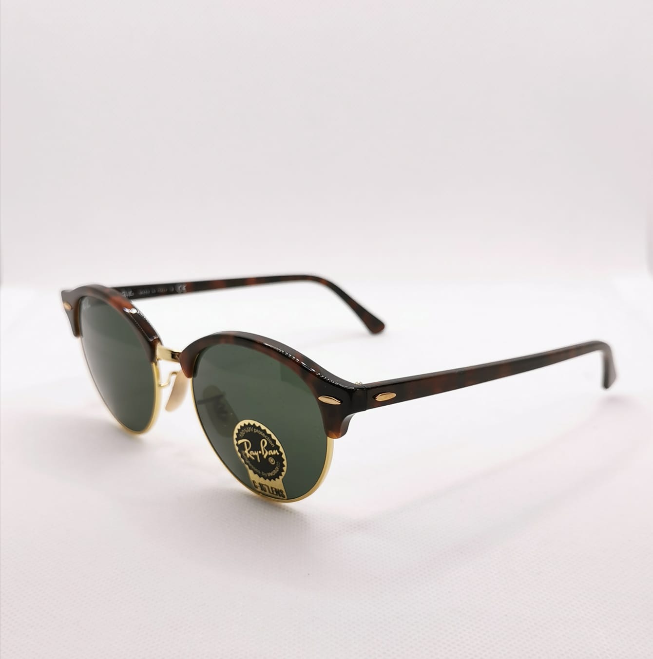 RB4246 - 141€