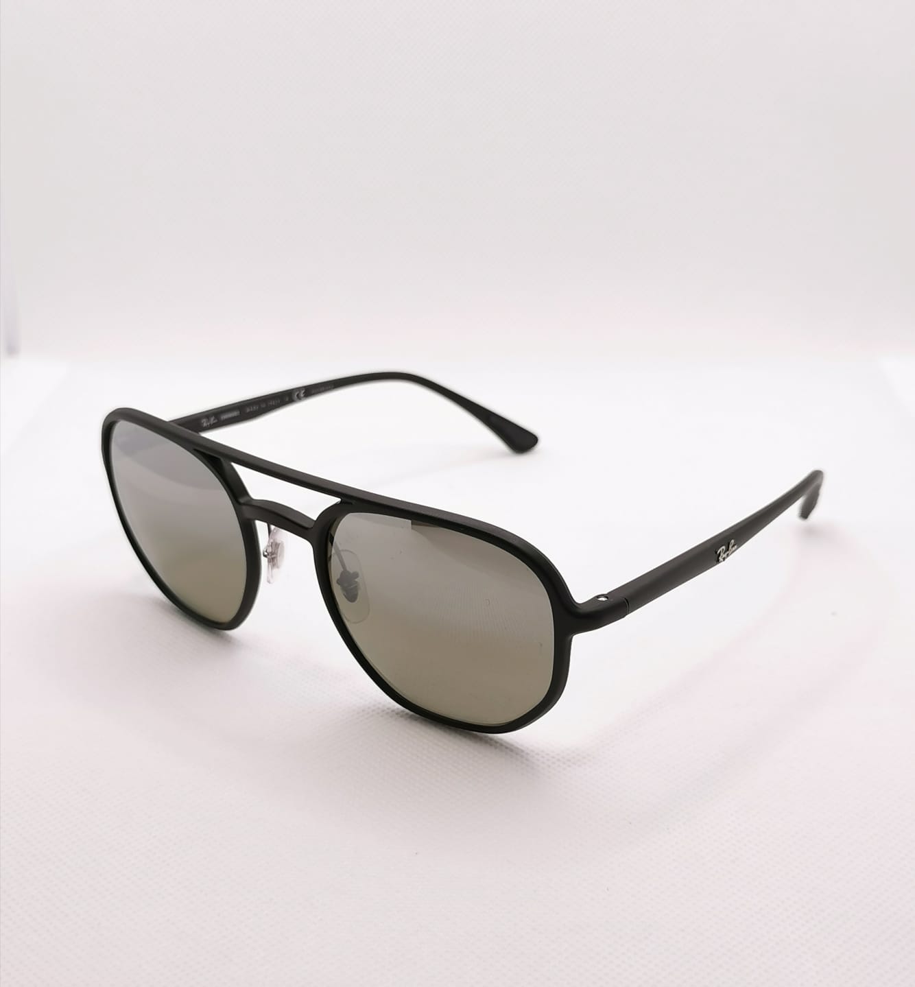RB4321 - 187€