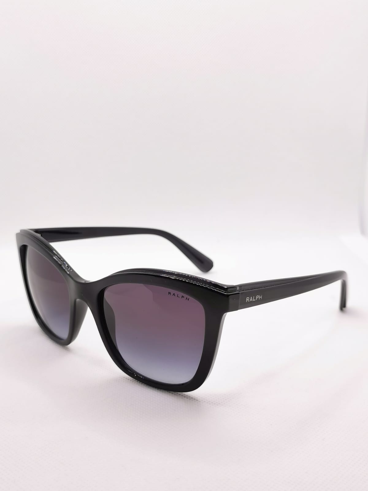 RL8180 - 144€